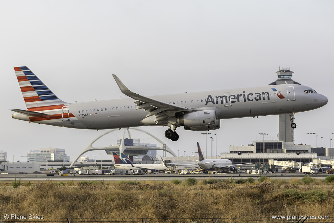 American Airlines Airbus A321-200 N125AA at Los Angeles International Airport (KLAX/LAX)