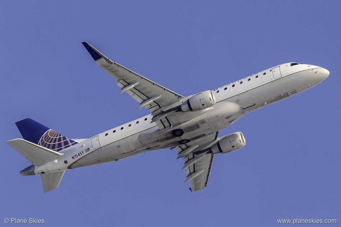 SkyWest Airlines Embraer ERJ-175 N154SY at Los Angeles International Airport (KLAX/LAX)