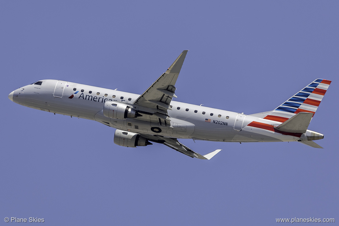 Compass Airlines Embraer ERJ-175 N202NN at Los Angeles International Airport (KLAX/LAX)