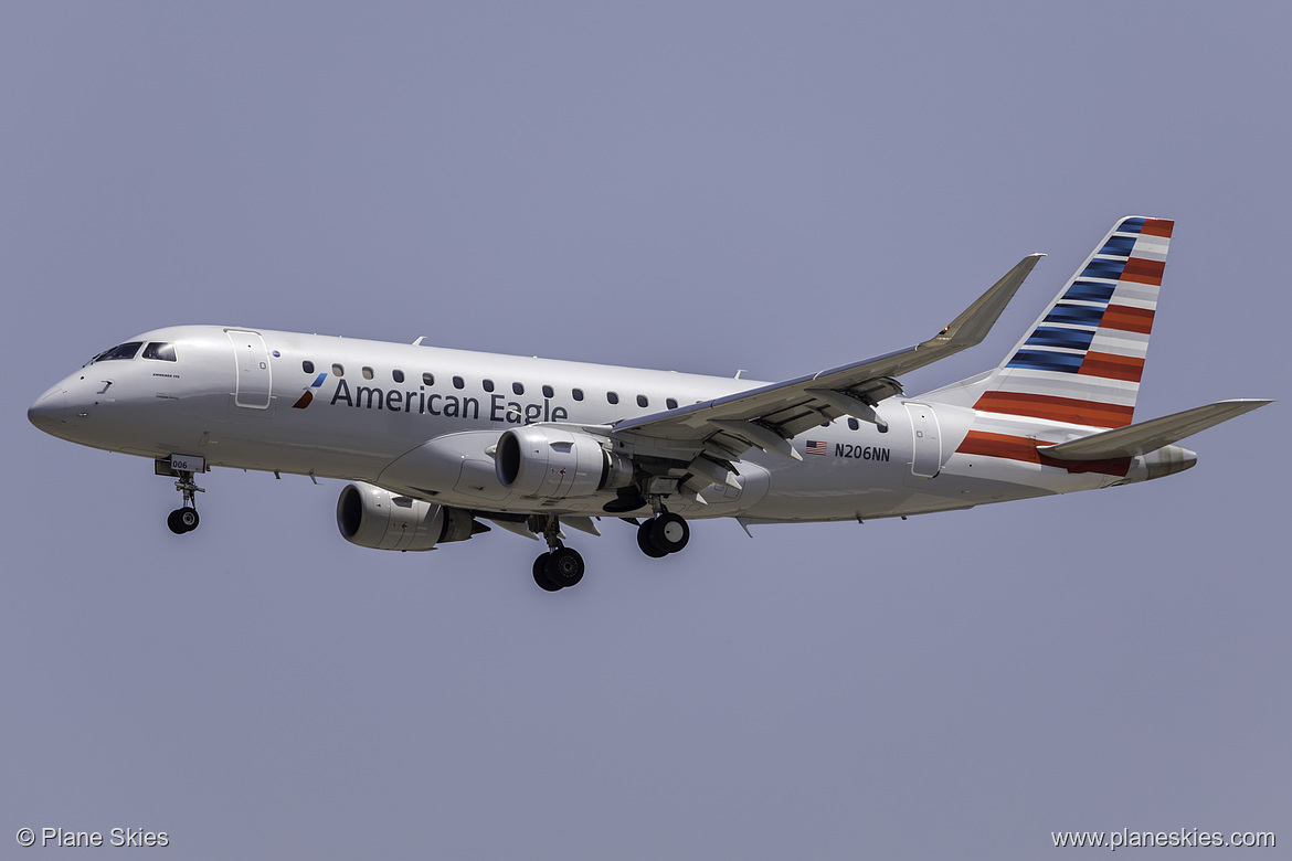 Compass Airlines Embraer ERJ-175 N206NN at Los Angeles International Airport (KLAX/LAX)