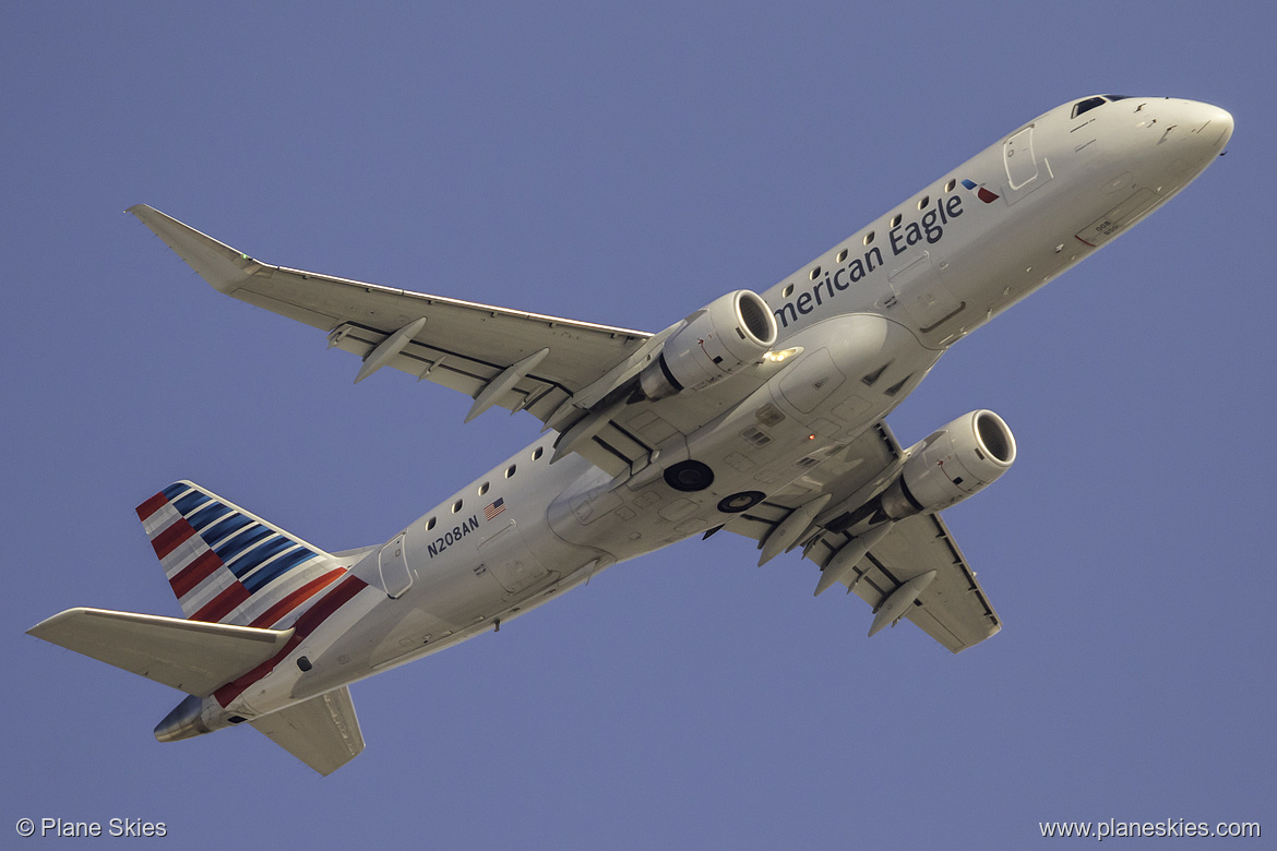 Compass Airlines Embraer ERJ-175 N208AN at Los Angeles International Airport (KLAX/LAX)