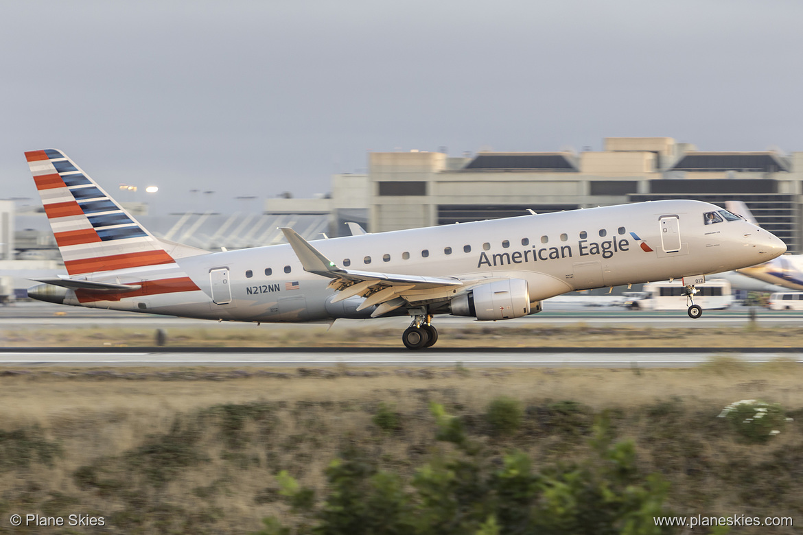 Compass Airlines Embraer ERJ-175 N212NN at Los Angeles International Airport (KLAX/LAX)