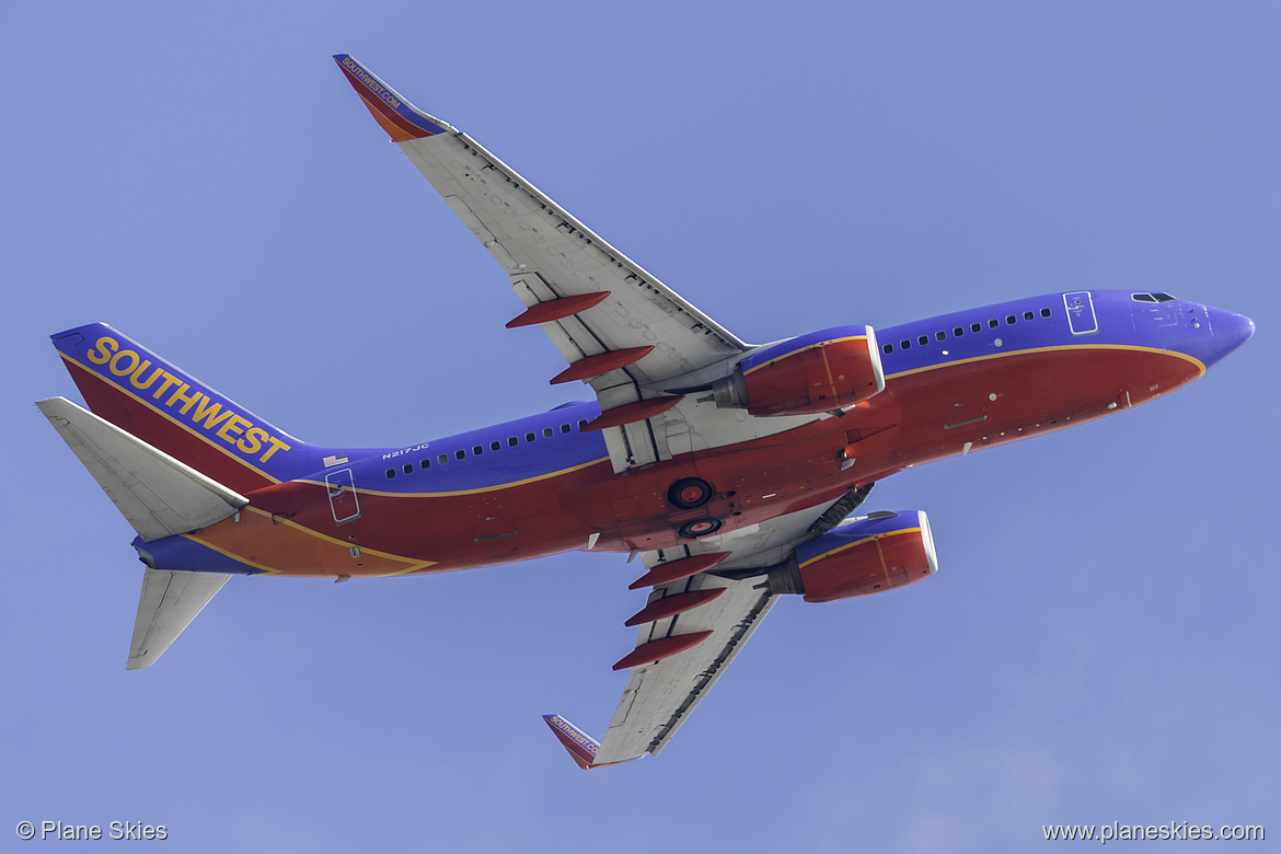 Southwest Airlines Boeing 737-700 N217JC at Los Angeles International Airport (KLAX/LAX)