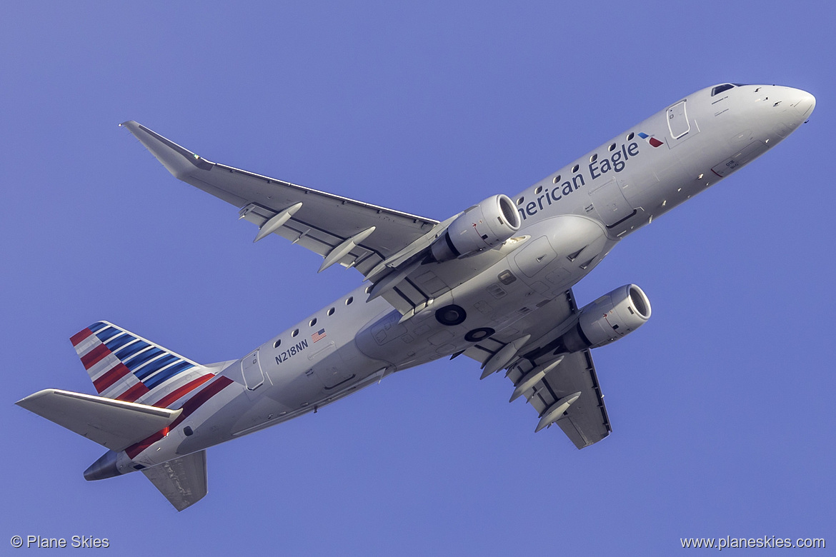 Compass Airlines Embraer ERJ-175 N218NN at Los Angeles International Airport (KLAX/LAX)