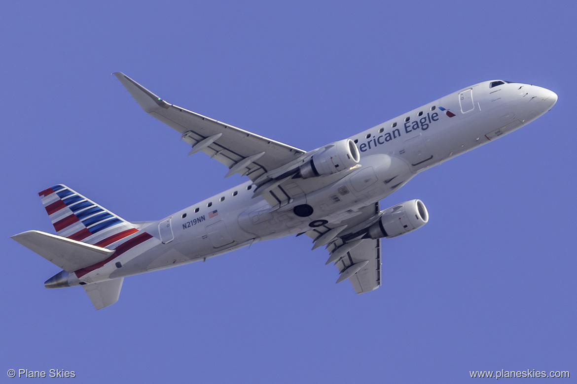 Compass Airlines Embraer ERJ-175 N219NN at Los Angeles International Airport (KLAX/LAX)