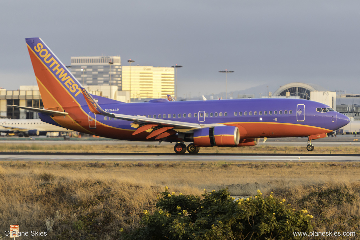 Southwest Airlines Boeing 737-700 N264LV at Los Angeles International Airport (KLAX/LAX)