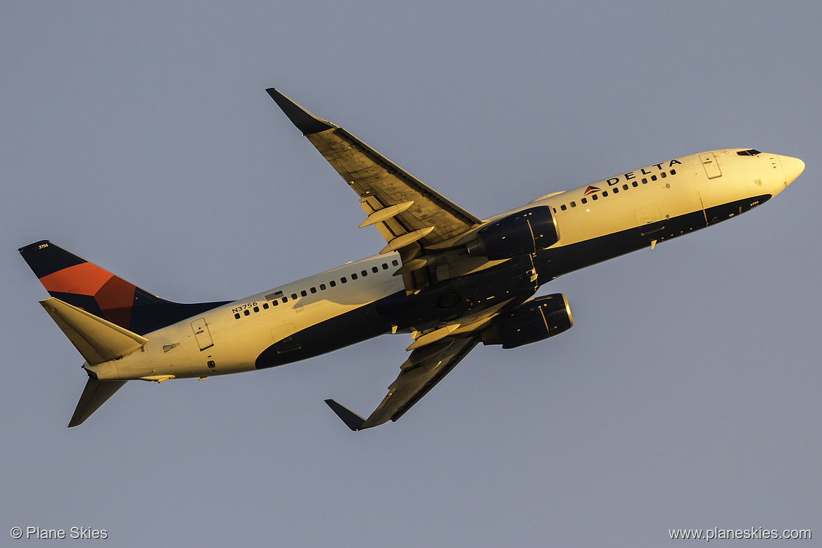 Delta Air Lines Boeing 737-800 N3756 at Los Angeles International Airport (KLAX/LAX)