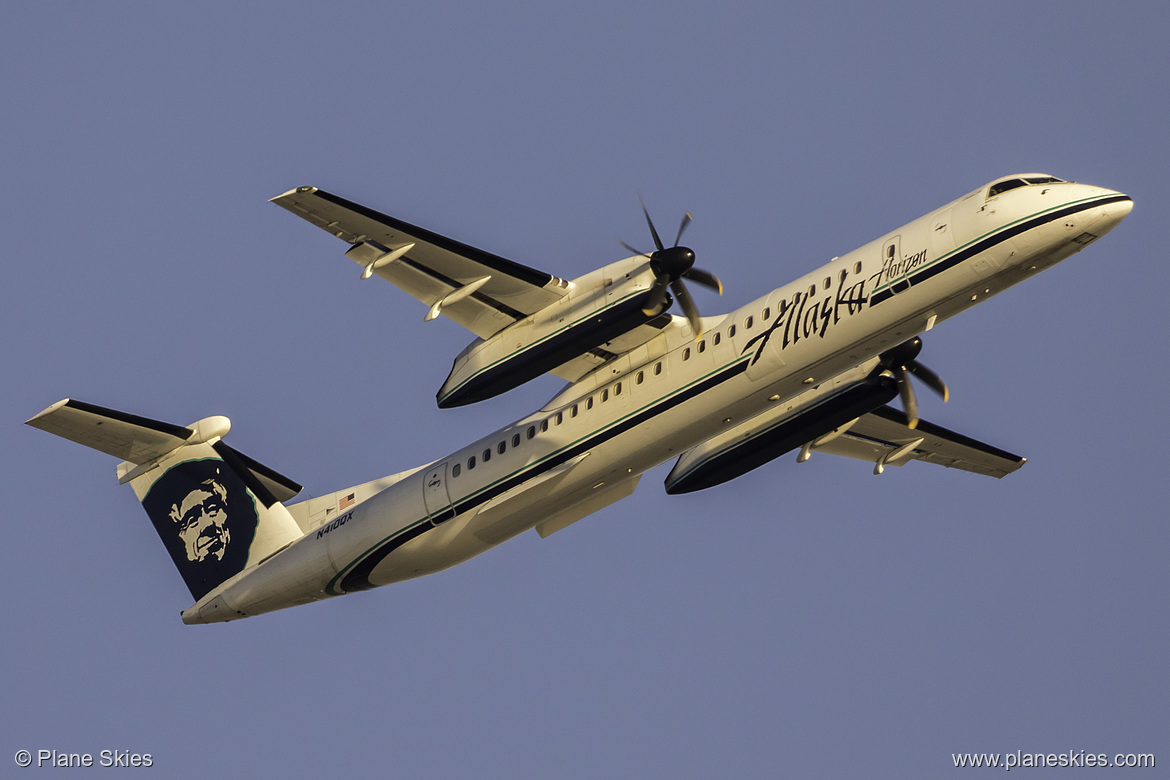 Horizon Air DHC Dash-8-400 N410QX at Los Angeles International Airport (KLAX/LAX)