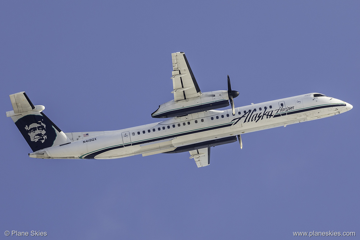 Horizon Air DHC Dash-8-400 N419QX at Los Angeles International Airport (KLAX/LAX)