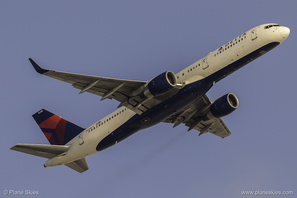 Delta Air Lines Boeing 757-200 N538US at Los Angeles International Airport (KLAX/LAX) Delta Air Lines Boeing 757-200 N538US at Los Angeles International Airport (KLAX/LAX)