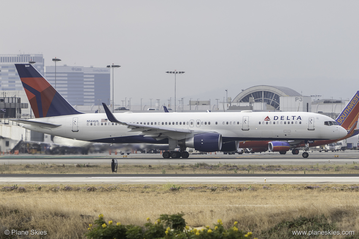 Delta Air Lines Boeing 757-200 N544US at Los Angeles International Airport (KLAX/LAX) Delta Air Lines Boeing 757-200 N544US at Los Angeles International Airport (KLAX/LAX)