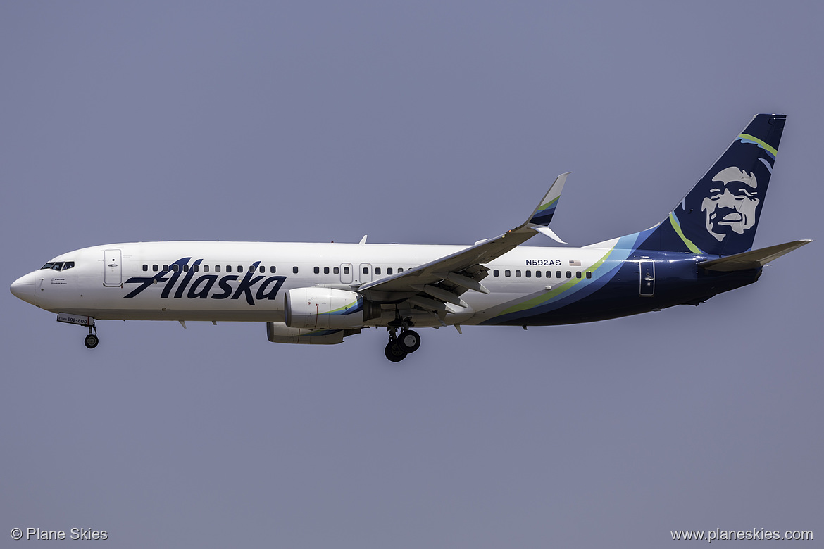 Alaska Airlines Boeing 737-800 N592AS at Los Angeles International Airport (KLAX/LAX) Alaska Airlines Boeing 737-800 N592AS at Los Angeles International Airport (KLAX/LAX)
