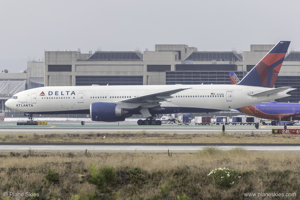 Delta Air Lines Boeing 777-200LR N702DN at Los Angeles International Airport (KLAX/LAX) Delta Air Lines Boeing 777-200LR N702DN at Los Angeles International Airport (KLAX/LAX)