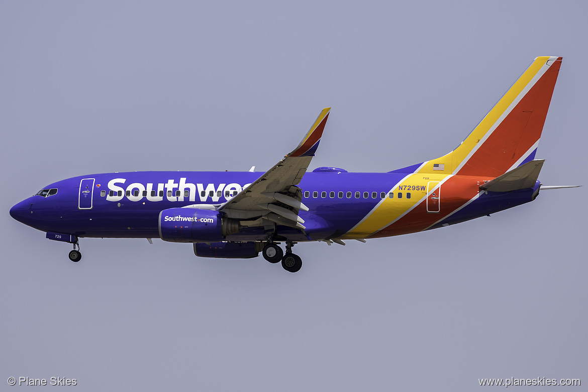 Southwest Airlines Boeing 737-700 N729SW at Los Angeles International Airport (KLAX/LAX)