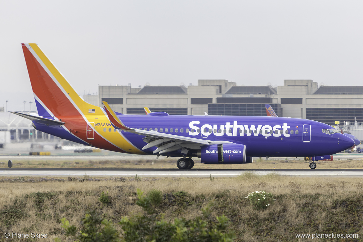 Southwest Airlines Boeing 737-700 N732SW at Los Angeles International Airport (KLAX/LAX)