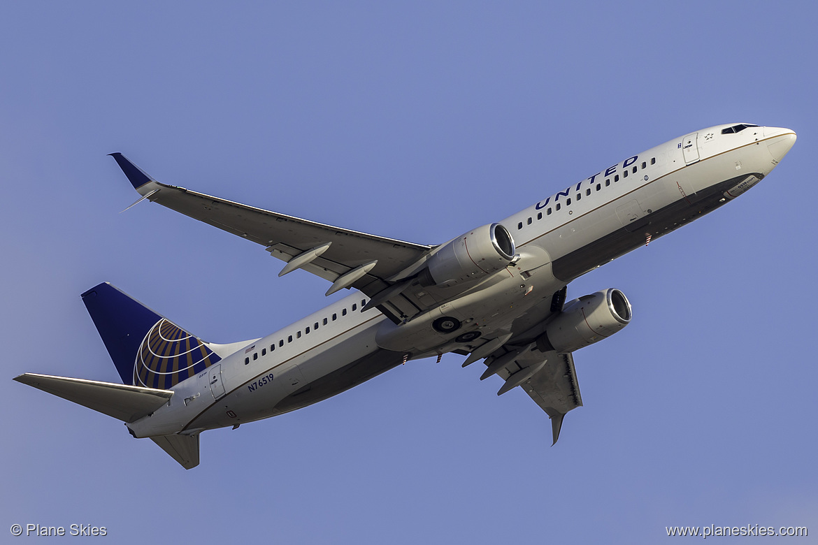 United Airlines Boeing 737-800 N76519 at Los Angeles International Airport (KLAX/LAX) United Airlines Boeing 737-800 N76519 at Los Angeles International Airport (KLAX/LAX)