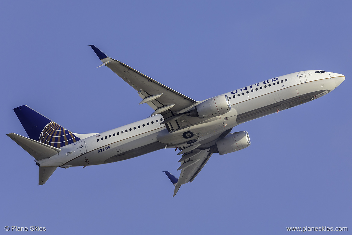 United Airlines Boeing 737-800 N76519 at Los Angeles International Airport (KLAX/LAX) United Airlines Boeing 737-800 N76519 at Los Angeles International Airport (KLAX/LAX)