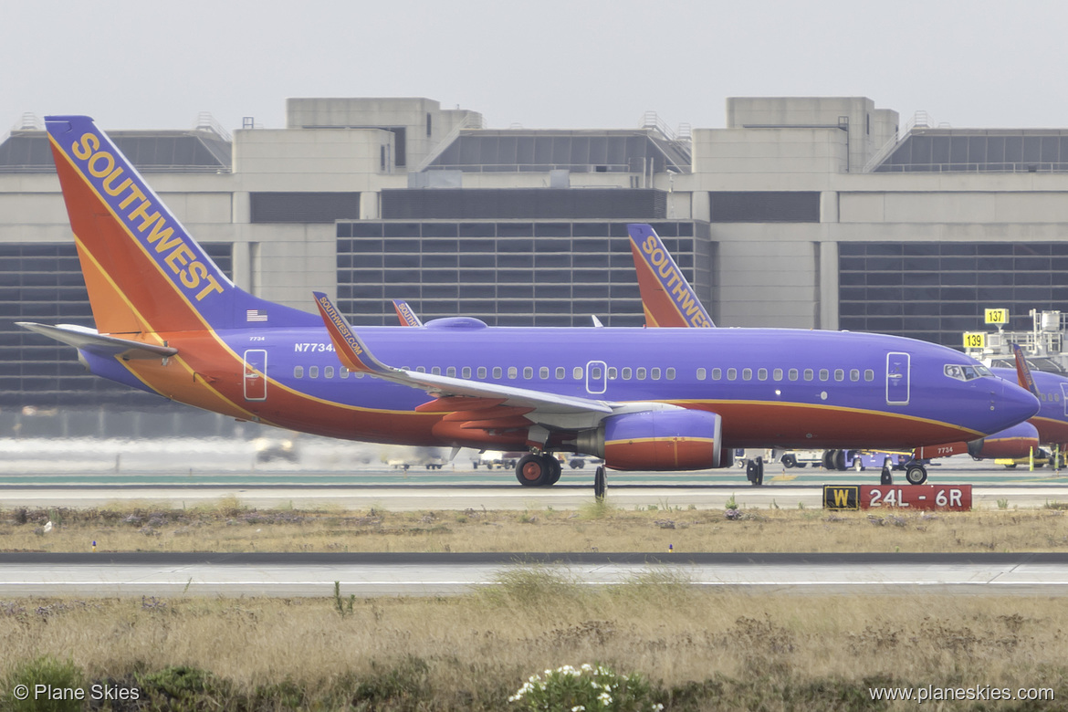 Southwest Airlines Boeing 737-700 N7734H at Los Angeles International Airport (KLAX/LAX) Southwest Airlines Boeing 737-700 N7734H at Los Angeles International Airport (KLAX/LAX)