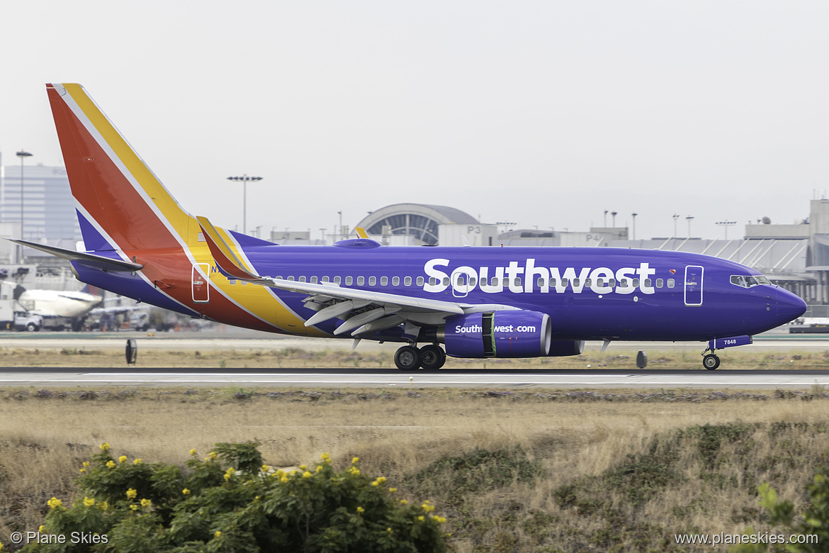 Southwest Airlines Boeing 737-700 N7848A at Los Angeles International Airport (KLAX/LAX)