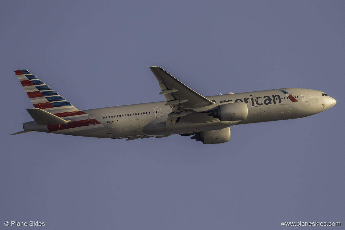 American Airlines Boeing 777-200ER N785AN at Los Angeles International Airport (KLAX/LAX) American Airlines Boeing 777-200ER N785AN at Los Angeles International Airport (KLAX/LAX)