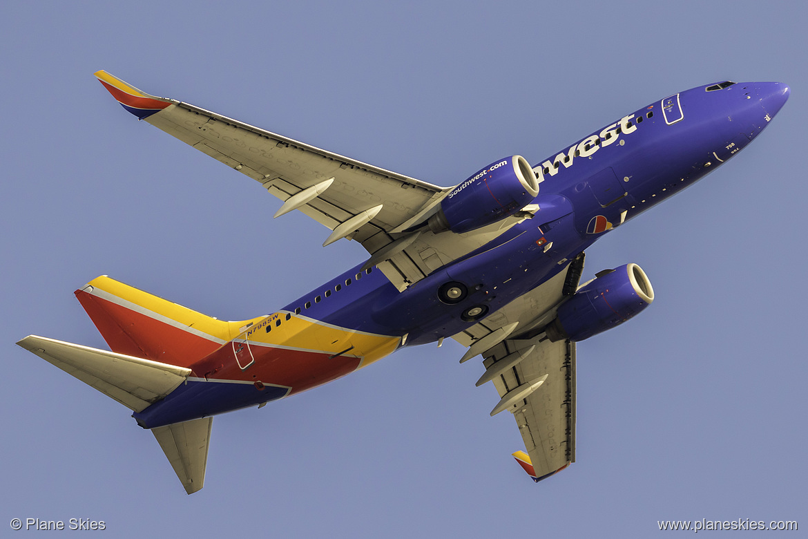 Southwest Airlines Boeing 737-700 N798SW at Los Angeles International Airport (KLAX/LAX)