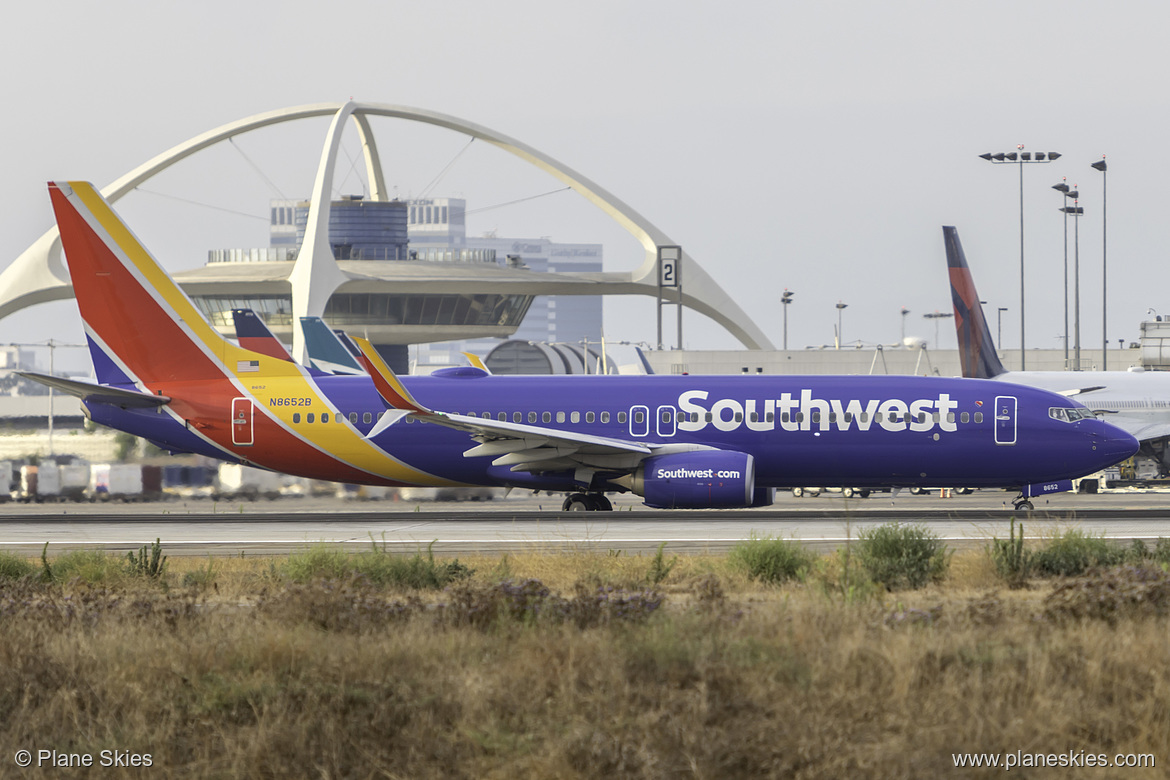 Southwest Airlines Boeing 737-800 N8652B at Los Angeles International Airport (KLAX/LAX) Southwest Airlines Boeing 737-800 N8652B at Los Angeles International Airport (KLAX/LAX)