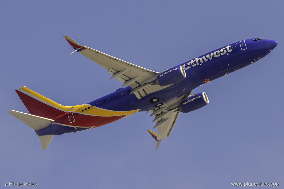 Southwest Airlines Boeing 737-800 N8677A at Los Angeles International Airport (KLAX/LAX)