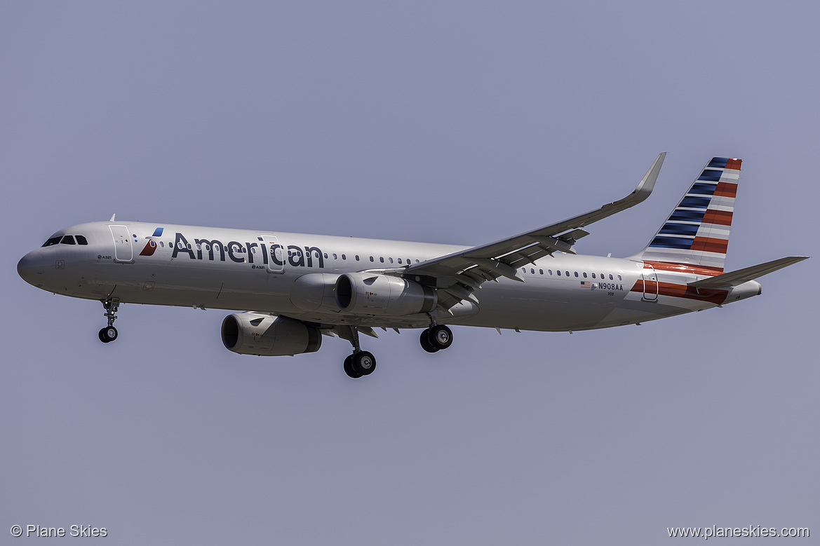 American Airlines Airbus A321-200 N908AA at Los Angeles International Airport (KLAX/LAX) American Airlines Airbus A321-200 N908AA at Los Angeles International Airport (KLAX/LAX)