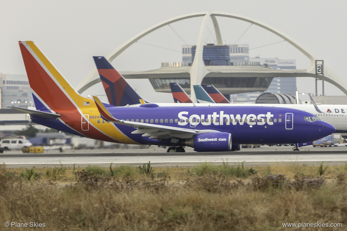 Southwest Airlines Boeing 737-700 N924WN at Los Angeles International Airport (KLAX/LAX) Southwest Airlines Boeing 737-700 N924WN at Los Angeles International Airport (KLAX/LAX)
