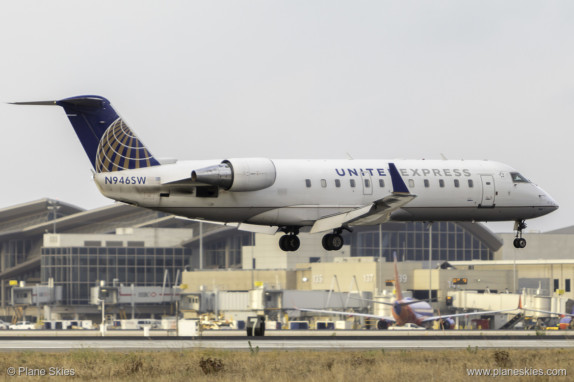 SkyWest Airlines Canadair CRJ-200 N946SW at Los Angeles International Airport (KLAX/LAX) SkyWest Airlines Canadair CRJ-200 N946SW at Los Angeles International Airport (KLAX/LAX)