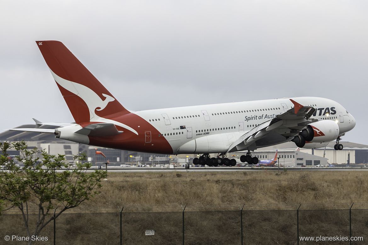 Qantas Airbus A380-800 VH-OQE at Los Angeles International Airport (KLAX/LAX) Qantas Airbus A380-800 VH-OQE at Los Angeles International Airport (KLAX/LAX)