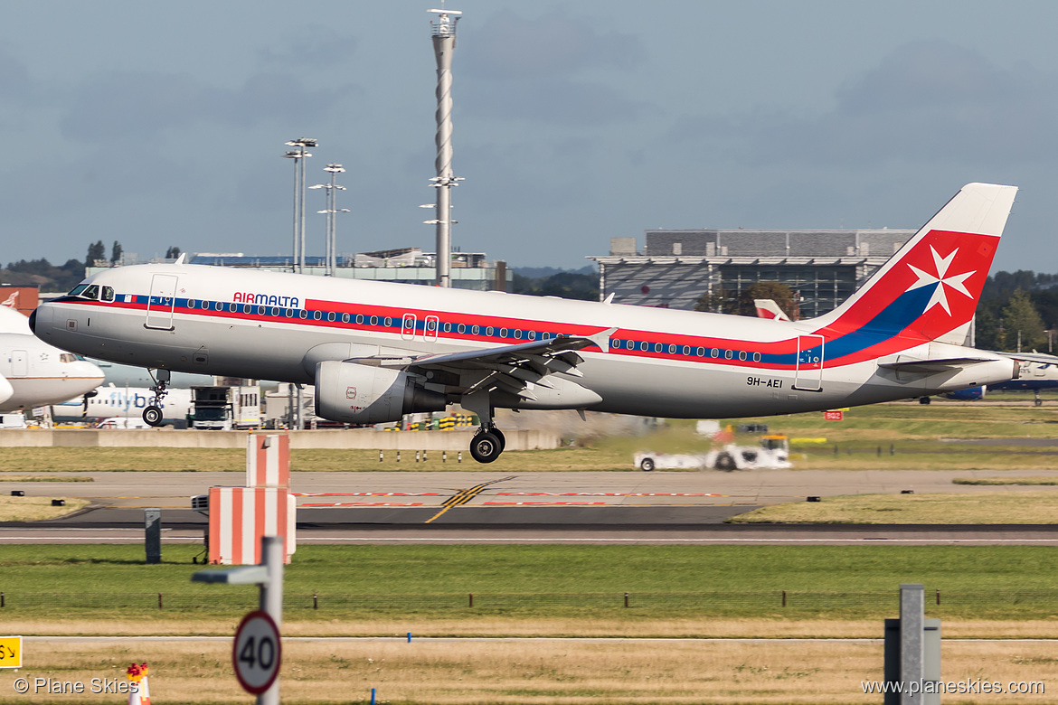 Air Malta Airbus A320-200 9H-AEI at London Heathrow Airport (EGLL/LHR)