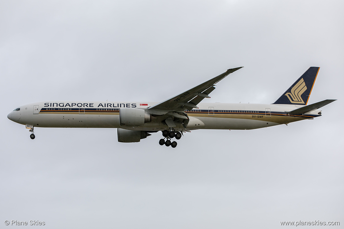 Singapore Airlines Boeing 777-300ER 9V-SWF at London Heathrow Airport (EGLL/LHR) Singapore Airlines Boeing 777-300ER 9V-SWF at London Heathrow Airport (EGLL/LHR)