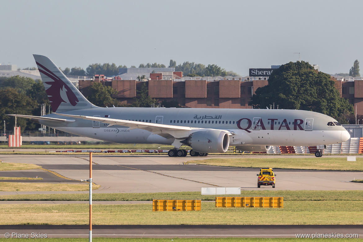 Qatar Airways Boeing 787-8 A7-BCO at London Heathrow Airport (EGLL/LHR) Qatar Airways Boeing 787-8 A7-BCO at London Heathrow Airport (EGLL/LHR)