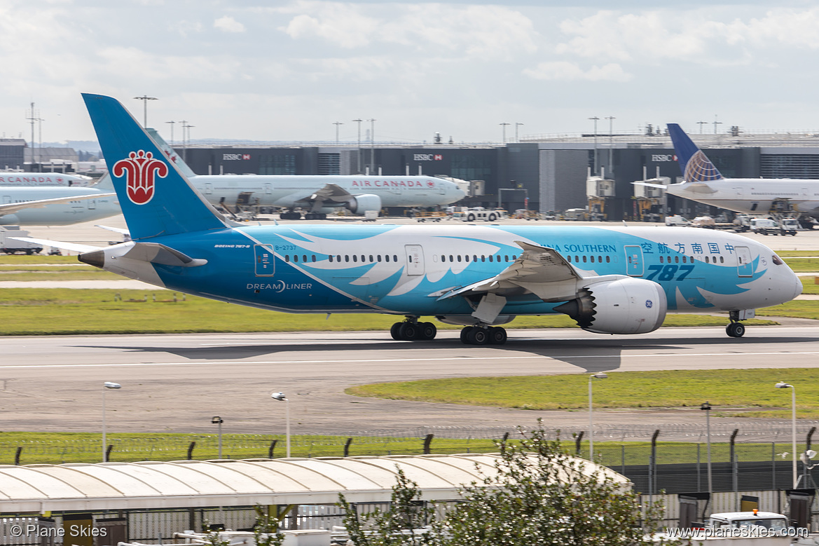 China Southern Airlines Boeing 787-8 B-2737 at London Heathrow Airport (EGLL/LHR) China Southern Airlines Boeing 787-8 B-2737 at London Heathrow Airport (EGLL/LHR)