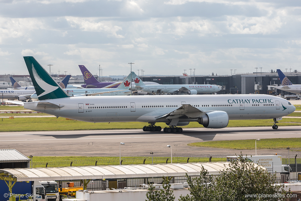 Cathay Pacific Boeing 777-300ER B-KPT at London Heathrow Airport (EGLL/LHR) Cathay Pacific Boeing 777-300ER B-KPT at London Heathrow Airport (EGLL/LHR)