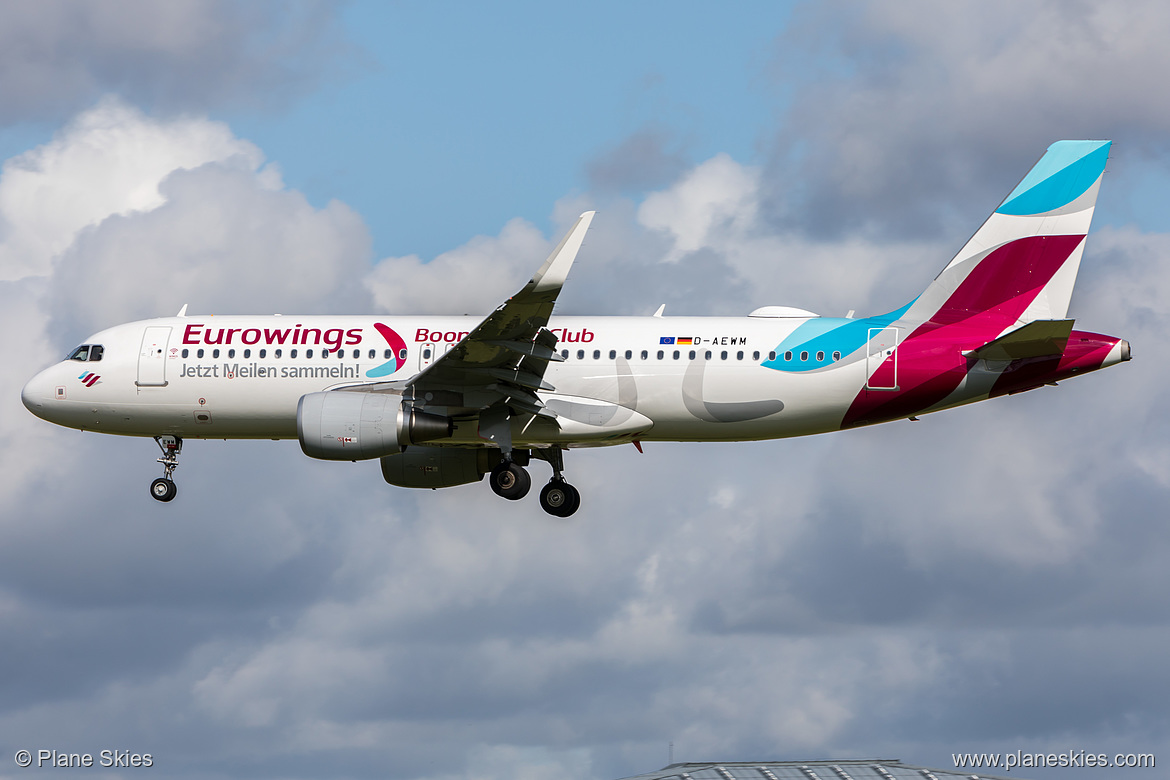 Eurowings Airbus A320-200 D-AEWM at London Heathrow Airport (EGLL/LHR)