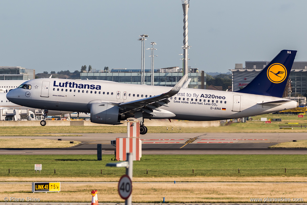 Lufthansa Airbus A320neo D-AINA at London Heathrow Airport (EGLL/LHR) Lufthansa Airbus A320neo D-AINA at London Heathrow Airport (EGLL/LHR)