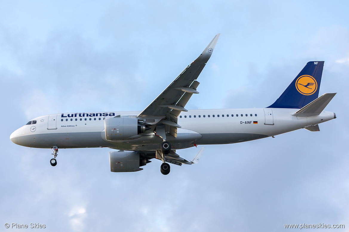 Lufthansa Airbus A320neo D-AINF at London Heathrow Airport (EGLL/LHR)