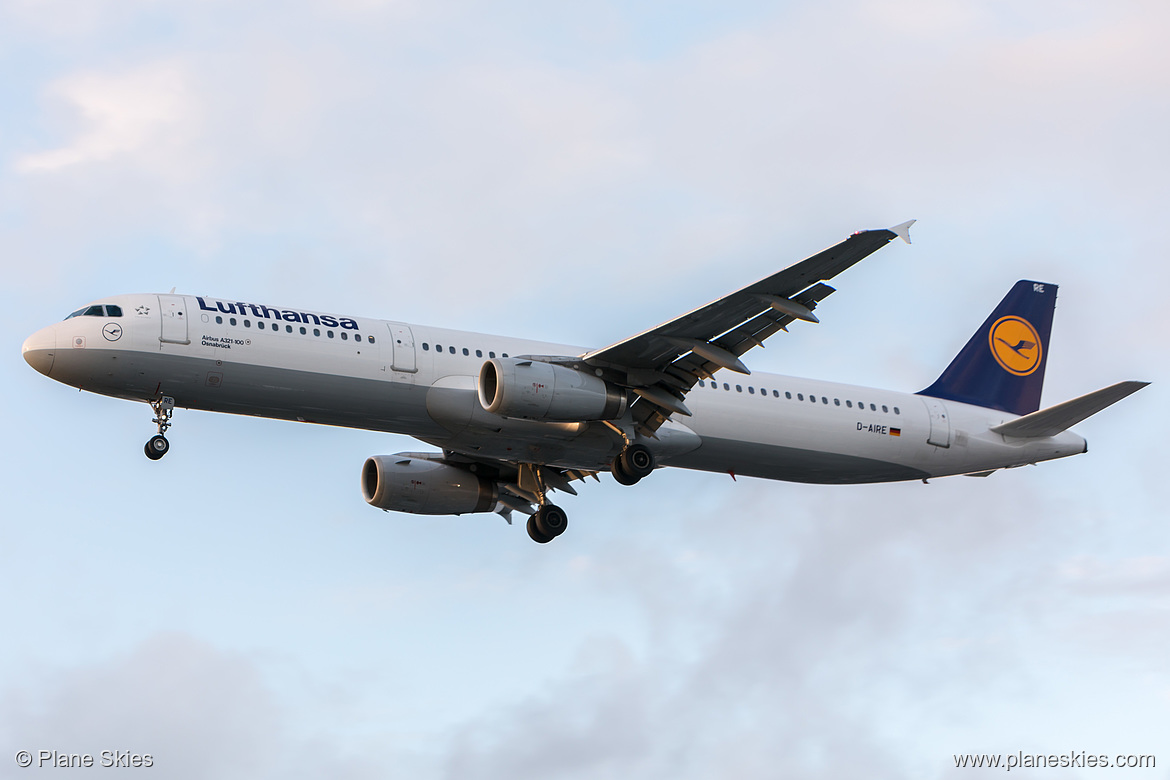 Lufthansa Airbus A321-100 D-AIRE at London Heathrow Airport (EGLL/LHR)