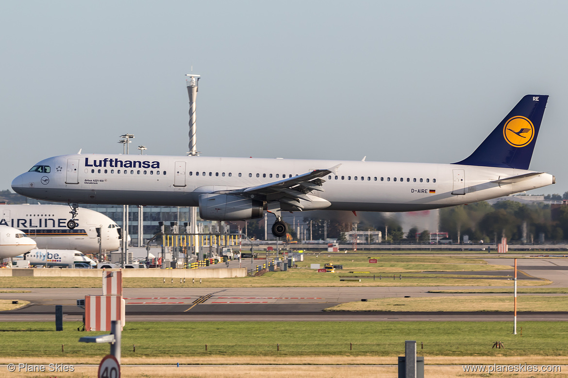 Lufthansa Airbus A321-100 D-AIRE at London Heathrow Airport (EGLL/LHR) Lufthansa Airbus A321-100 D-AIRE at London Heathrow Airport (EGLL/LHR)