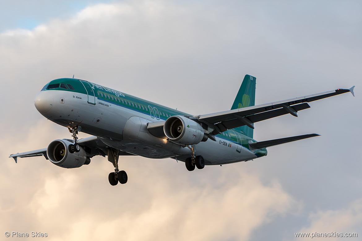 Aer Lingus Airbus A320-200 EI-DEN at London Heathrow Airport (EGLL/LHR) Aer Lingus Airbus A320-200 EI-DEN at London Heathrow Airport (EGLL/LHR)