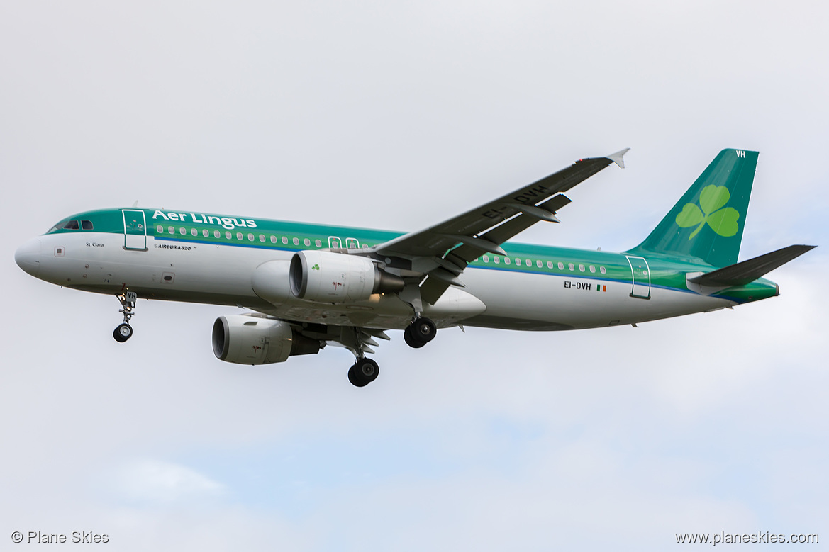 Aer Lingus Airbus A320-200 EI-DVH at London Heathrow Airport (EGLL/LHR) Aer Lingus Airbus A320-200 EI-DVH at London Heathrow Airport (EGLL/LHR)