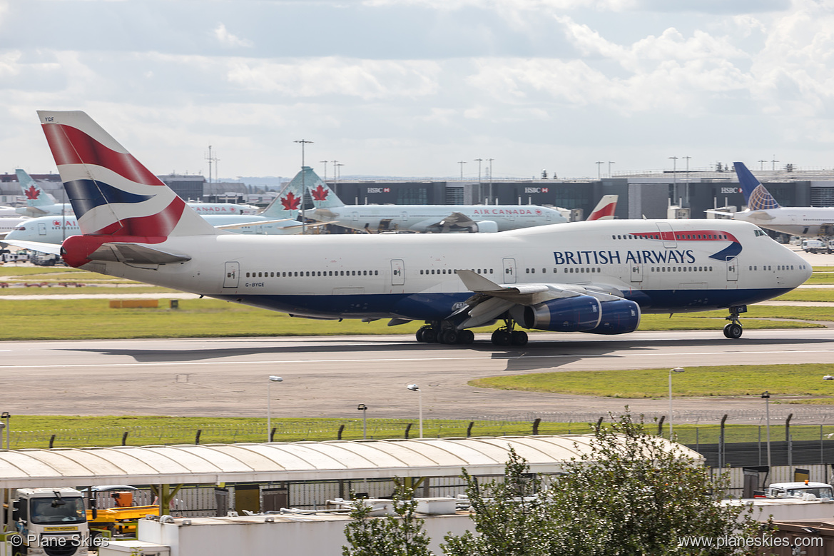 British Airways Boeing 747-400 G-BYGE at London Heathrow Airport (EGLL/LHR) British Airways Boeing 747-400 G-BYGE at London Heathrow Airport (EGLL/LHR)