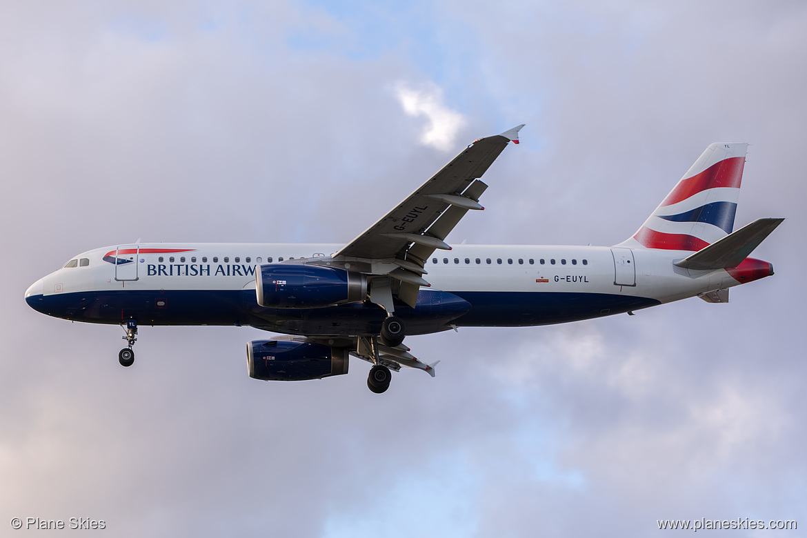 British Airways Airbus A320-200 G-EUYL at London Heathrow Airport (EGLL/LHR) British Airways Airbus A320-200 G-EUYL at London Heathrow Airport (EGLL/LHR)