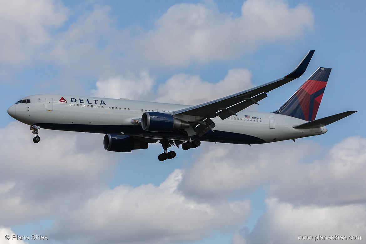 Delta Air Lines Boeing 767-300ER N1604R at London Heathrow Airport (EGLL/LHR)