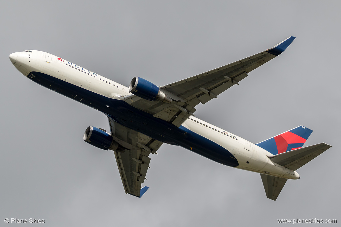 Delta Air Lines Boeing 767-300ER N1612T at London Heathrow Airport (EGLL/LHR)