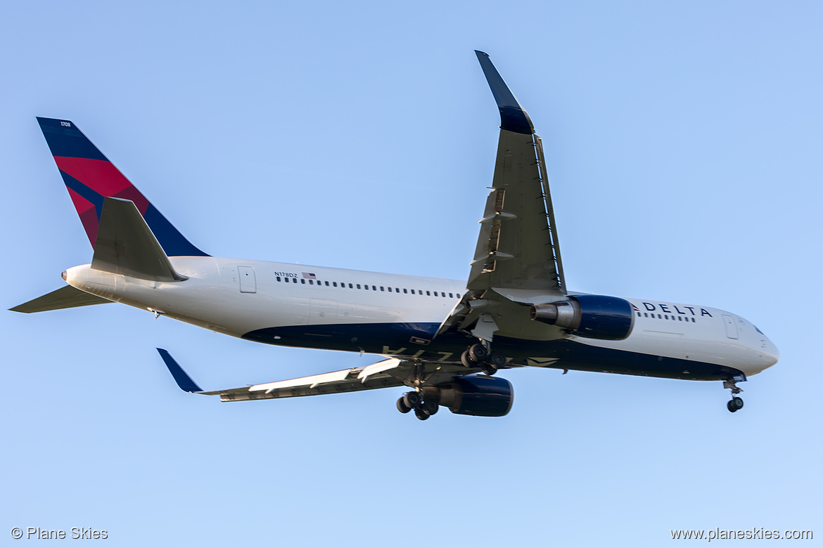 Delta Air Lines Boeing 767-300ER N178DZ at London Heathrow Airport (EGLL/LHR) Delta Air Lines Boeing 767-300ER N178DZ at London Heathrow Airport (EGLL/LHR)