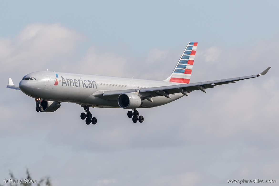 American Airlines Airbus A330-300 N273AY at London Heathrow Airport (EGLL/LHR) American Airlines Airbus A330-300 N273AY at London Heathrow Airport (EGLL/LHR)