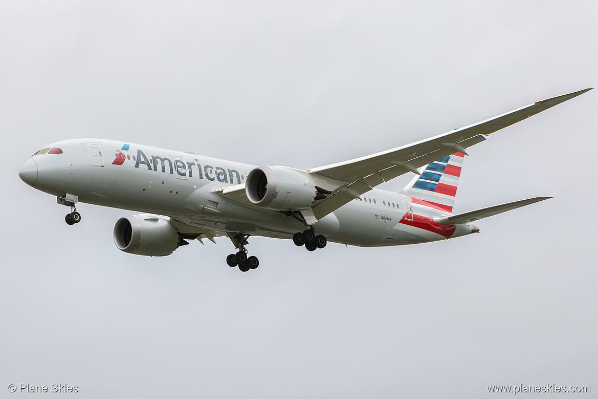 American Airlines Boeing 787-8 N815AA at London Heathrow Airport (EGLL/LHR) American Airlines Boeing 787-8 N815AA at London Heathrow Airport (EGLL/LHR)